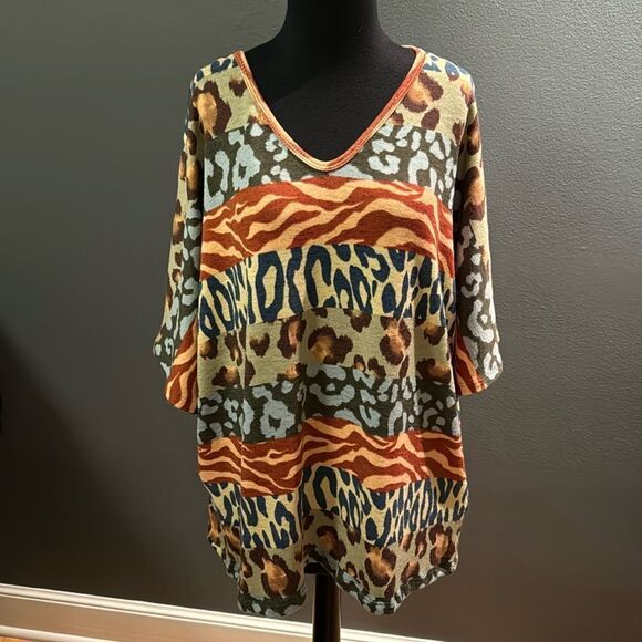 Cream n Sugar animal print stripe dolman short sleeve sweater. Medium. - Picture 1 of 5